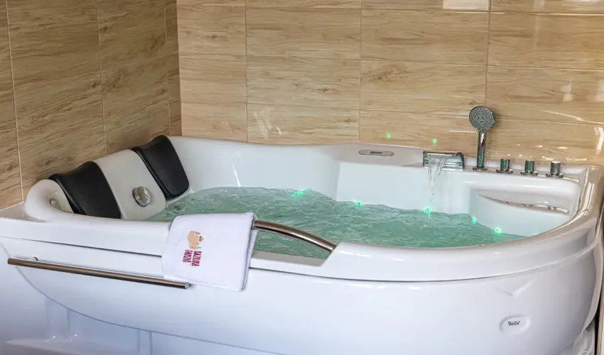 Bazilika alatti Panzi Esztergom - szi-tli feltltds teljes elltssal a Bazilika szomszdsgban (min. 2 j)