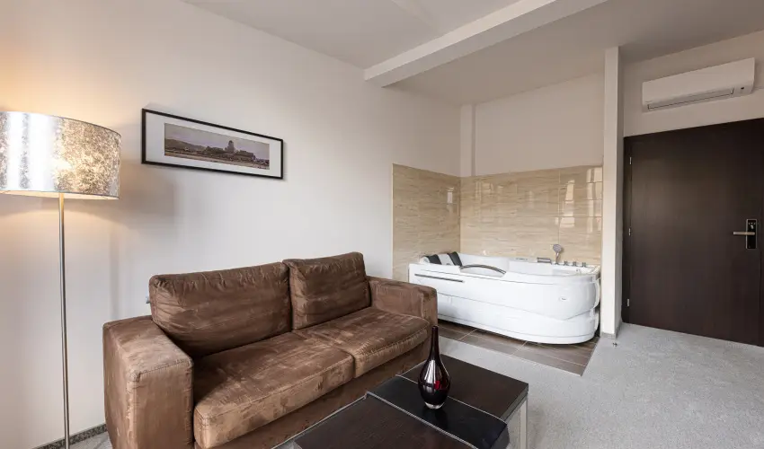 Bazilika alatti Panzi Esztergom - szi-tli feltltds teljes elltssal a Bazilika szomszdsgban (min. 2 j)