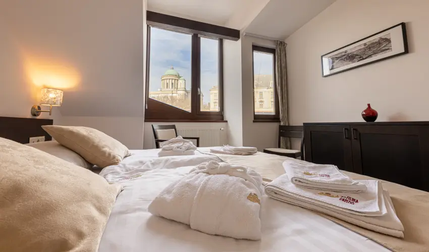 Bazilika alatti Panzi Esztergom - szi-tli feltltds teljes elltssal a Bazilika szomszdsgban (min. 2 j)