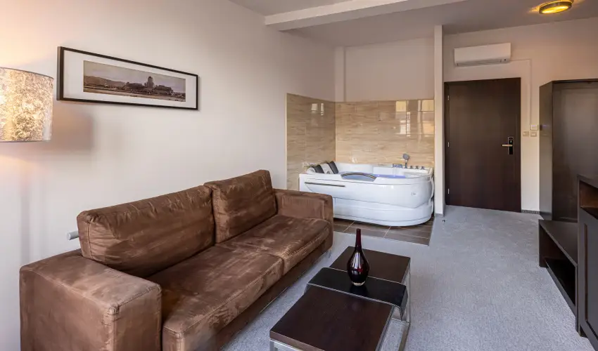 Bazilika alatti Panzi Esztergom - szi-tli feltltds teljes elltssal a Bazilika szomszdsgban (min. 2 j)