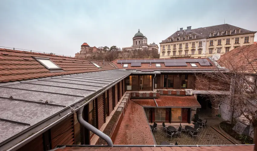 Bazilika alatti Panzi Esztergom - szi-tli feltltds teljes elltssal a Bazilika szomszdsgban (min. 2 j)