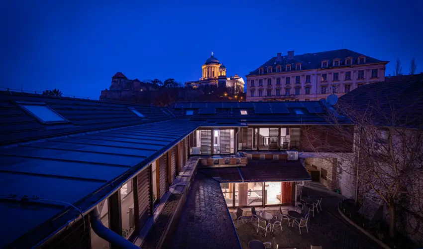 Bazilika alatti Panzi Esztergom - szi-tli feltltds teljes elltssal a Bazilika szomszdsgban (min. 2 j)