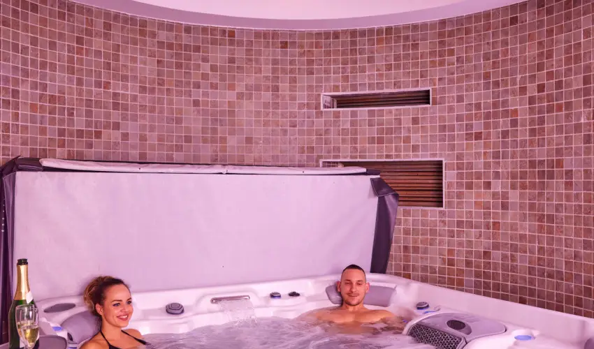 Bazilika alatti Panzi Esztergom - szi-tli feltltds teljes elltssal a Bazilika szomszdsgban (min. 2 j)