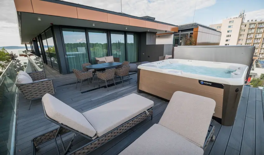 BJ81 Suite Hotel Sifok - Kedvezmnyes r csaldok rszreak reggelivel (1 jtl)