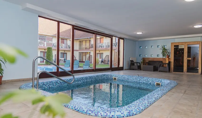 Boni Csaldi Wellness Hotel Zalakaros - Kedvezmnyes r csaldok rszreak flpanzis elltssal (1 jtl)