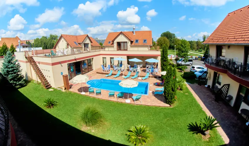 Boni Csaldi Wellness Hotel Zalakaros - Kedvezmnyes r csaldok rszreak flpanzis elltssal (1 jtl)