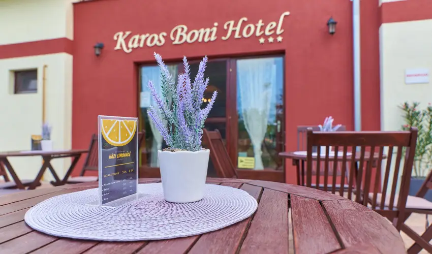 Boni Csaldi Wellness Hotel Zalakaros - Kedvezmnyes r csaldok rszreak flpanzis elltssal (1 jtl)