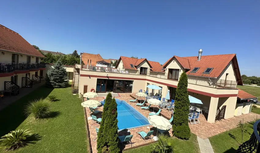 Boni Csaldi Wellness Hotel Zalakaros - Kedvezmnyes r csaldok rszreak flpanzis elltssal (1 jtl)