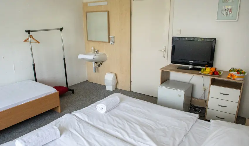 CE Napf�ny Hotel  Si�fok - Napf�nyes balatoni pihen�s (1 �jt�l)