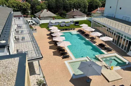 CE Plaza Hotel - Balatoni csal�di vak�ci� (1 �jt�l)