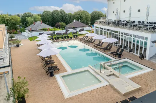 CE Plaza Hotel - Vas�rnapi wellness kaland
