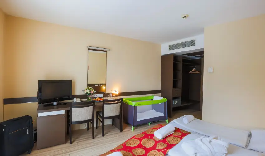 CE Plaza Hotel Sifok - Tk j csaldi kaland & varzslatos Halloween htvge (min. 2 j)