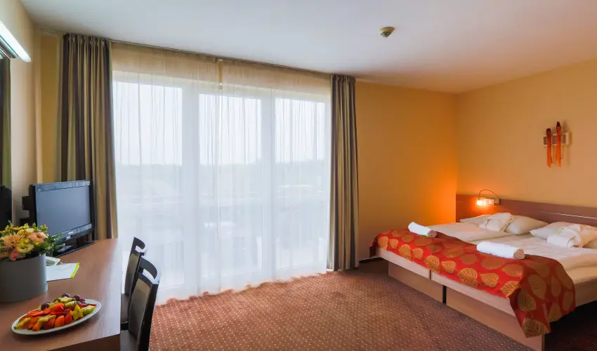 CE Plaza Hotel Sifok - Tk j csaldi kaland & varzslatos Halloween htvge (min. 2 j)