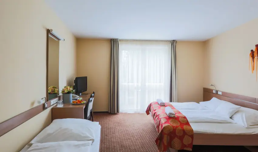 CE Plaza Hotel Sifok - Tk j csaldi kaland & varzslatos Halloween htvge (min. 2 j)