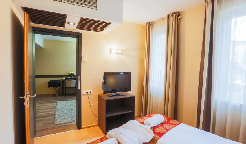 CE Plaza Hotel Sifok - Tk j csaldi kaland & varzslatos Halloween htvge (min. 2 j)