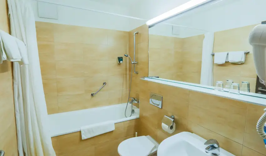 CE Plaza Hotel Sifok - Tk j csaldi kaland & varzslatos Halloween htvge (min. 2 j)