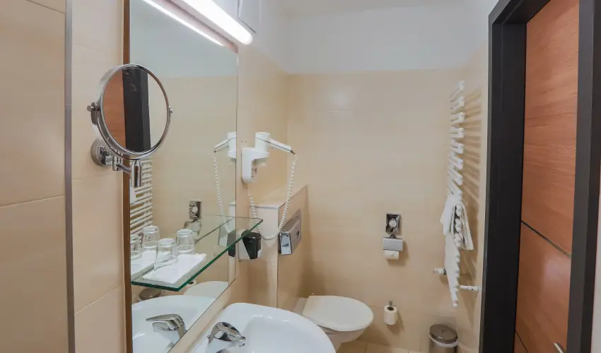 CE Plaza Hotel Sifok - Tk j csaldi kaland & varzslatos Halloween htvge (min. 2 j)