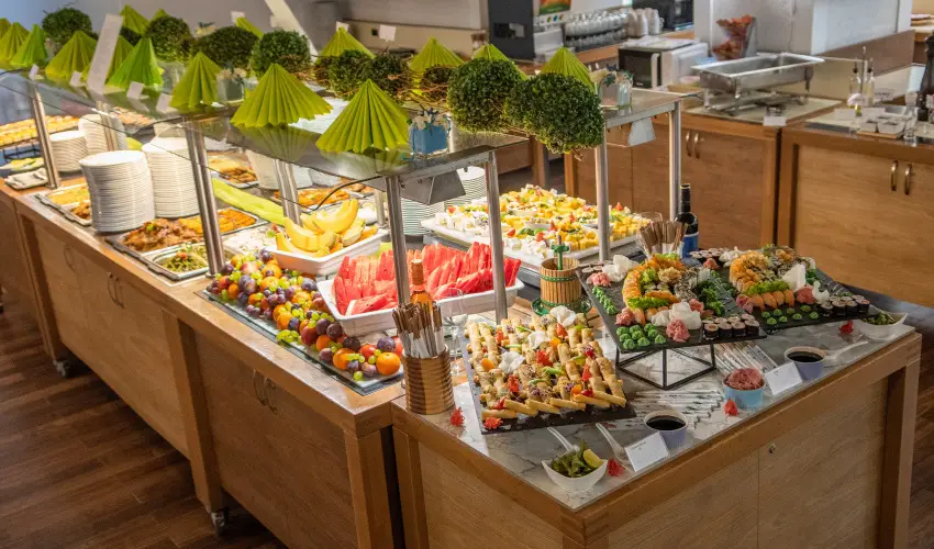 CE Plaza Hotel Sifok - Tk j csaldi kaland & varzslatos Halloween htvge (min. 2 j)