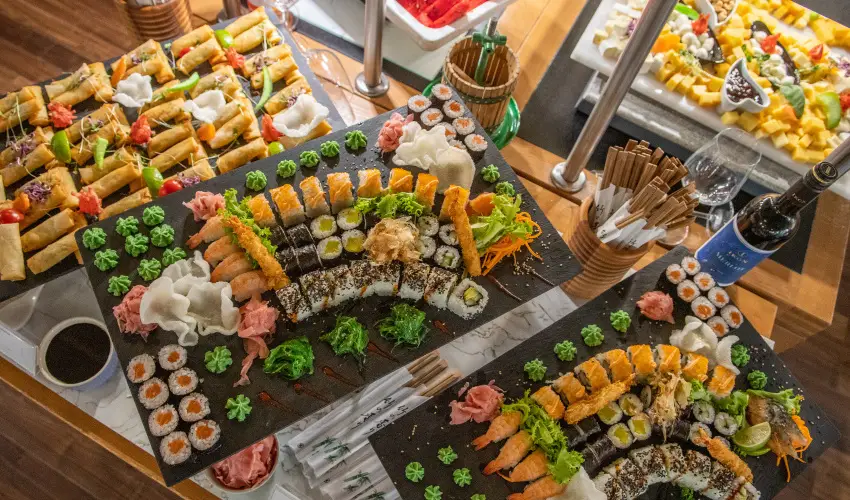 CE Plaza Hotel Sifok - Tk j csaldi kaland & varzslatos Halloween htvge (min. 2 j)