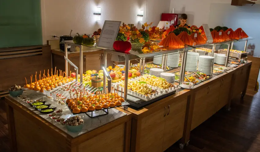 CE Plaza Hotel Sifok - Tk j csaldi kaland & varzslatos Halloween htvge (min. 2 j)