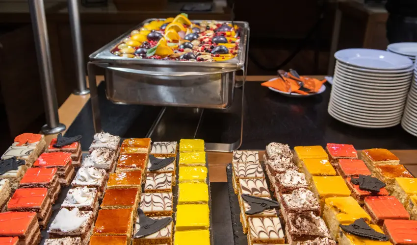 CE Plaza Hotel Sifok - Tk j csaldi kaland & varzslatos Halloween htvge (min. 2 j)