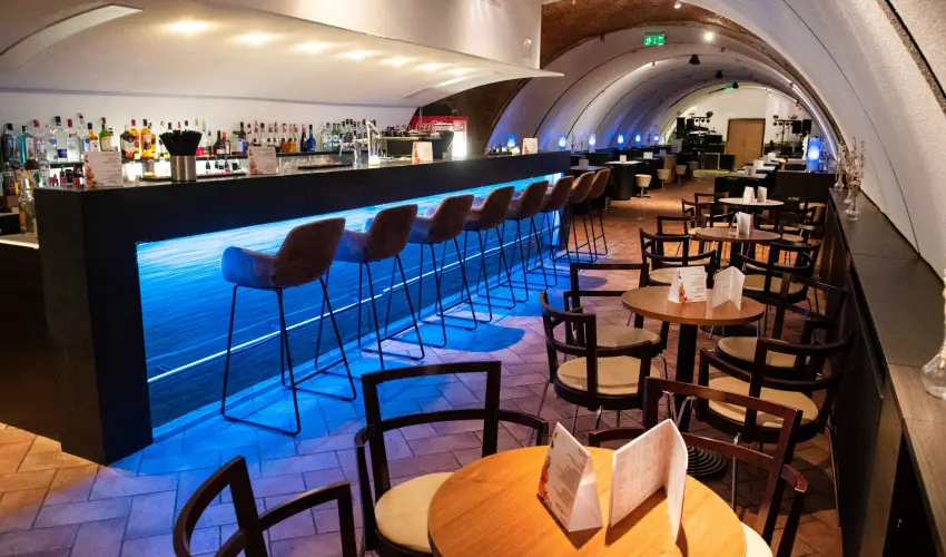 CE Plaza Hotel Sifok - Tk j csaldi kaland & varzslatos Halloween htvge (min. 2 j)