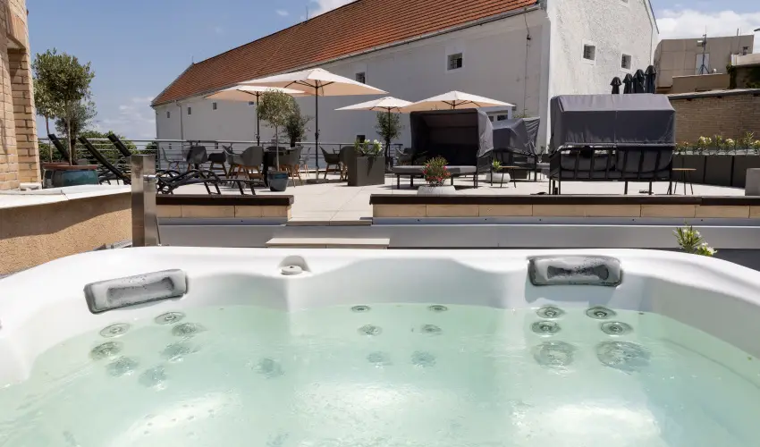 CE Plaza Hotel Sifok - Tk j csaldi kaland & varzslatos Halloween htvge (min. 2 j)