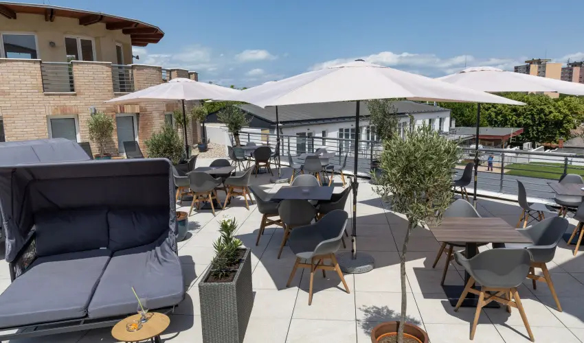 CE Plaza Hotel Sifok - Tk j csaldi kaland & varzslatos Halloween htvge (min. 2 j)