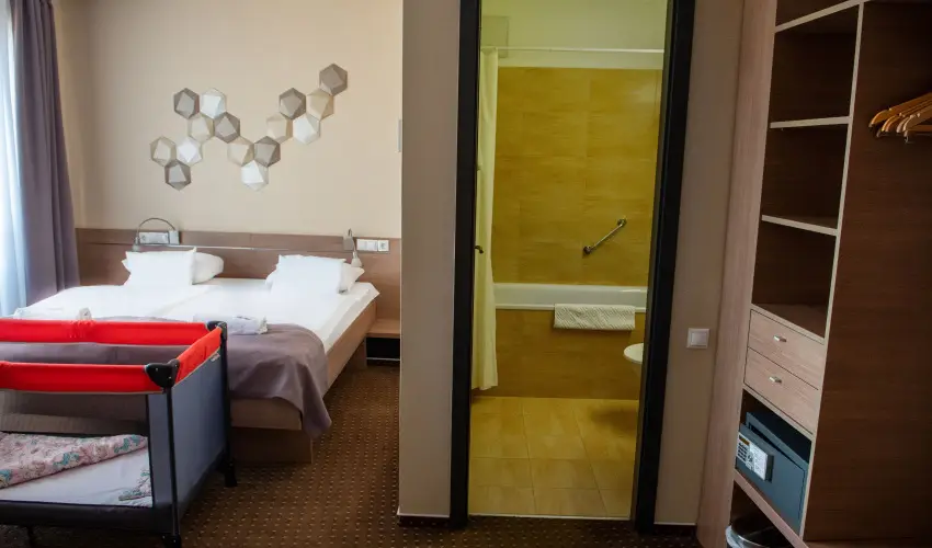 CE Plaza Hotel Sifok - Tk j csaldi kaland & varzslatos Halloween htvge (min. 2 j)