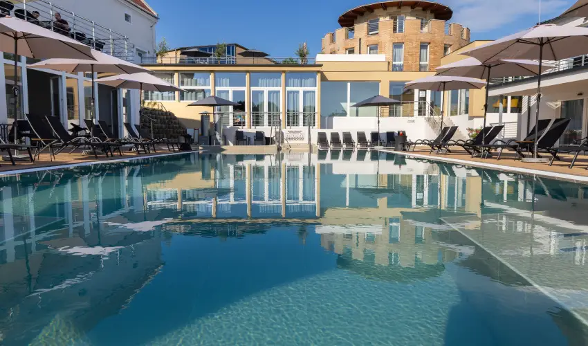 CE Plaza Hotel Sifok - Tk j csaldi kaland & varzslatos Halloween htvge (min. 2 j)