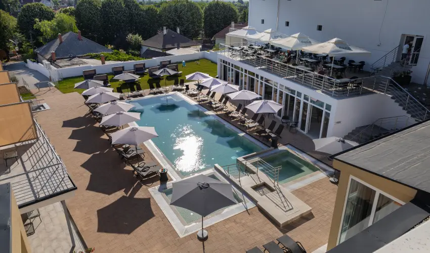 CE Plaza Hotel Sifok - Tk j csaldi kaland & varzslatos Halloween htvge (min. 2 j)