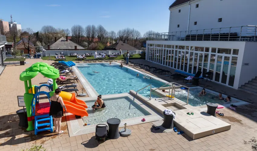 CE Plaza Hotel Si�fok - Wellness Vas�rnap - 1 �jszak�s vas�rnapi kiruccan�s