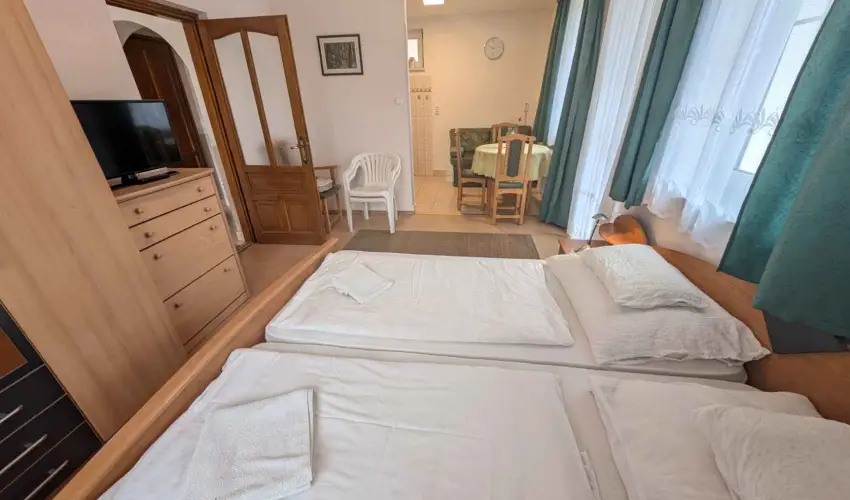 Cdrus Apartman Zalakaros - Kedvezmnyes r csaldok rszreak (1 jtl)