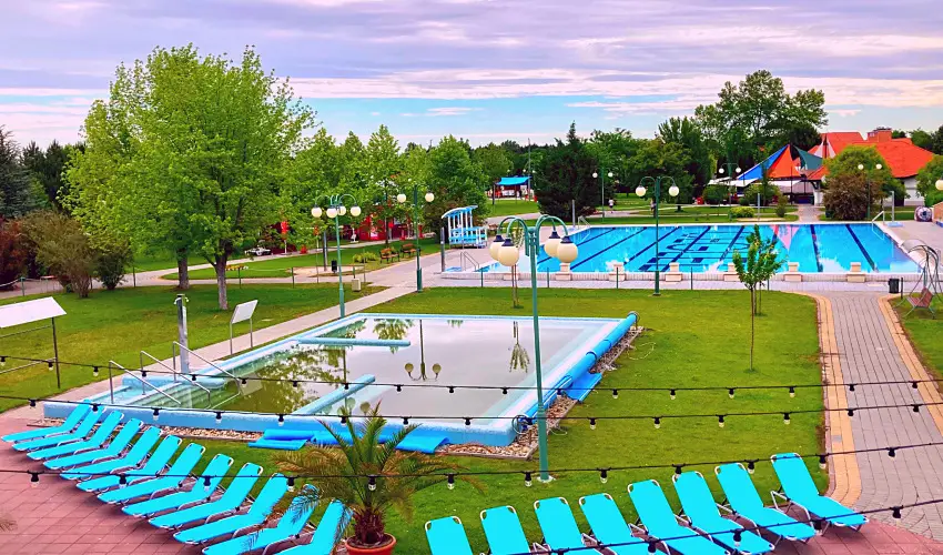 Cegldfrd Apartmanpark s Kemping Cegld - Kikapcsolds Ceglden - csszdapark-, s frdbelpvel (min. 2 j)