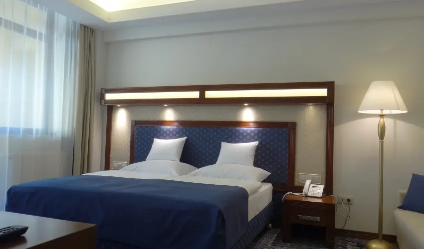 Centrum Hotel Debrecen - Kedvezm�nyes �r csal�dok r�sz�re reggelivel