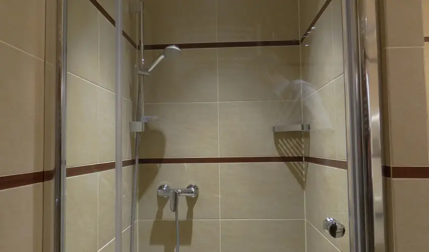 Centrum Hotel Debrecen - Kedvezm�nyes �r csal�dok r�sz�re reggelivel