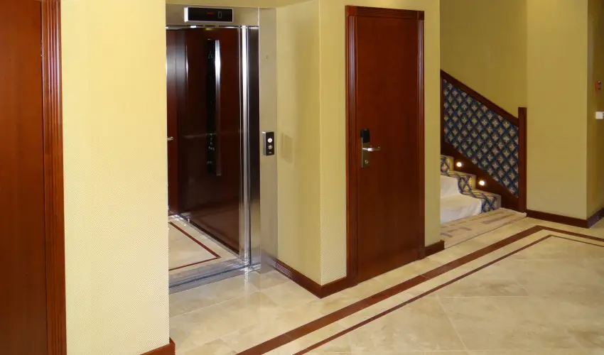 Centrum Hotel Debrecen - Kedvezm�nyes �r csal�dok r�sz�re reggelivel