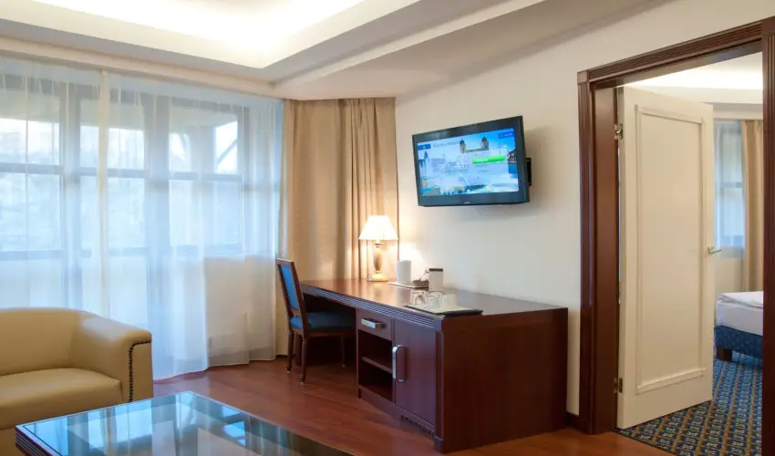 Centrum Hotel Debrecen - Kedvezm�nyes �r csal�dok r�sz�re reggelivel