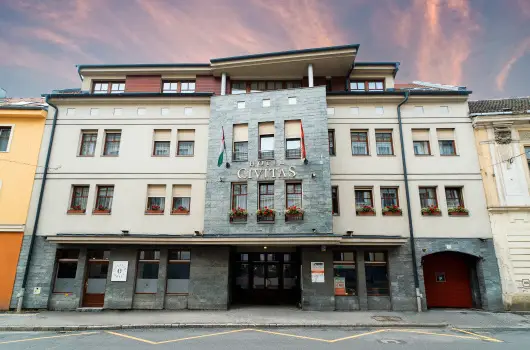 Hotel Civitas - Kedvezm�nyes �r csal�dok r�sz�re reggelivel