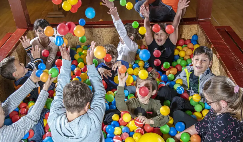 Club Tihany Hotel Tihany - Kedvezmnyes r csaldok rszreak flpanzis elltssal - teljes elrefizetssel (1 jtl)