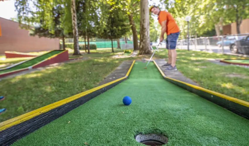 Club Tihany Hotel Tihany - Kedvezmnyes r csaldok rszreak flpanzis elltssal - teljes elrefizetssel (1 jtl)