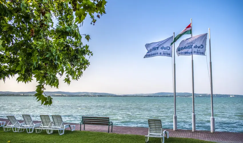 Club Tihany Hotel Tihany - Kedvezmnyes r csaldok rszreak flpanzis elltssal - teljes elrefizetssel (1 jtl)