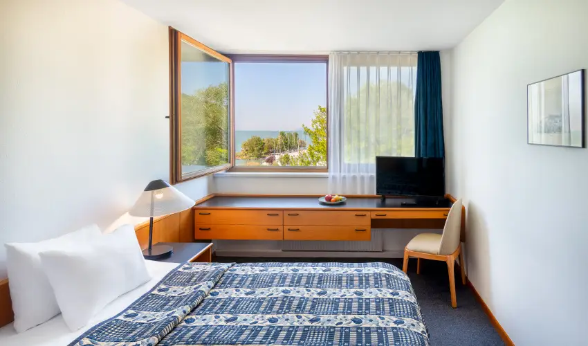 Club Tihany Hotel Tihany - Kedvezmnyes r csaldok rszreak flpanzis elltssal - teljes elrefizetssel (1 jtl)