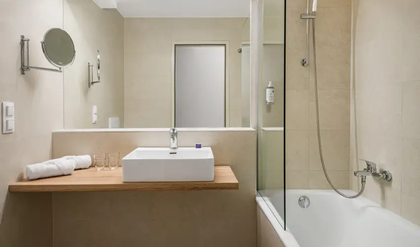 Club Tihany Hotel Tihany - Kedvezmnyes r csaldok rszreak flpanzis elltssal - teljes elrefizetssel (1 jtl)