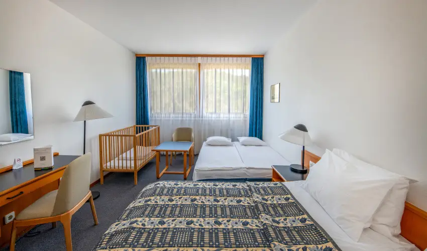 Club Tihany Hotel Tihany - Kedvezmnyes r csaldok rszreak flpanzis elltssal - teljes elrefizetssel (1 jtl)