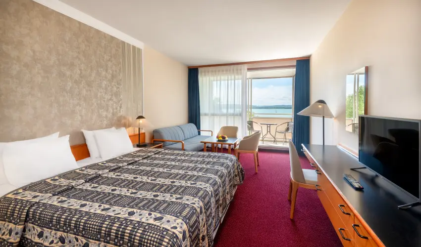 Club Tihany Hotel Tihany - Kedvezmnyes r csaldok rszreak flpanzis elltssal - teljes elrefizetssel (1 jtl)