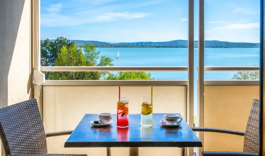 Club Tihany Hotel Tihany - Kedvezmnyes r csaldok rszreak flpanzis elltssal - teljes elrefizetssel (1 jtl)