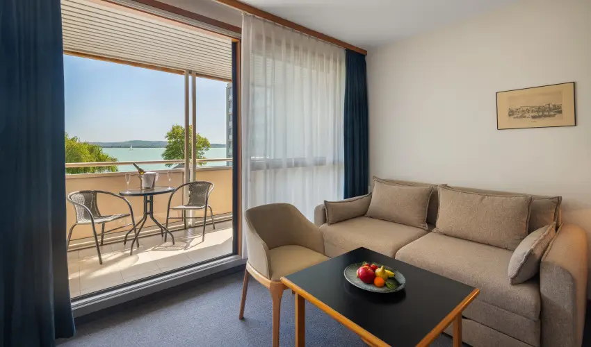 Club Tihany Hotel Tihany - Kedvezmnyes r csaldok rszreak flpanzis elltssal - teljes elrefizetssel (1 jtl)
