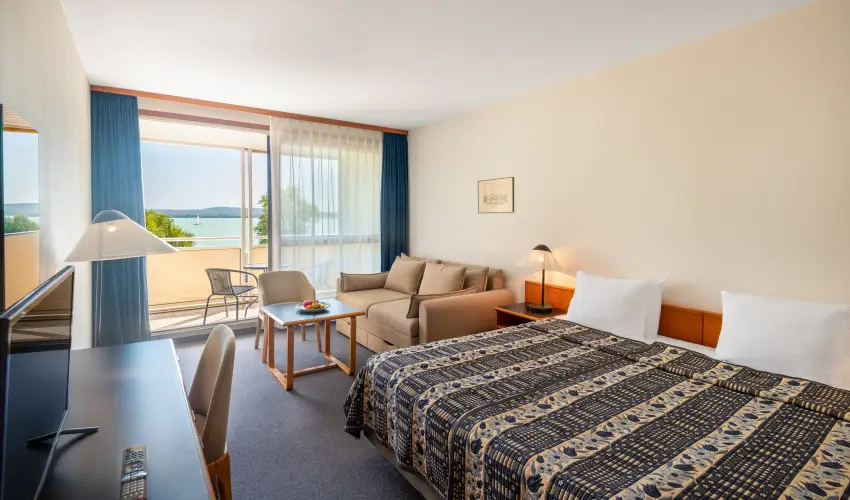 Club Tihany Hotel Tihany - Kedvezmnyes r csaldok rszreak flpanzis elltssal - teljes elrefizetssel (1 jtl)