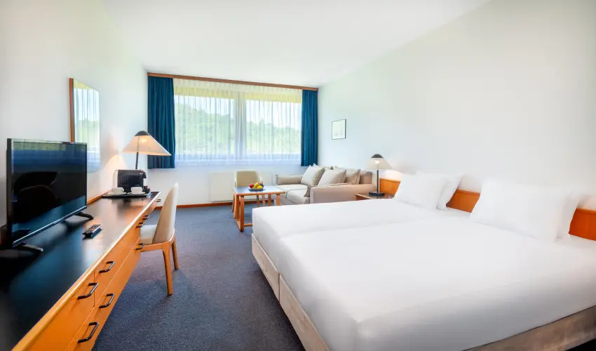 Club Tihany Hotel Tihany - Kedvezmnyes r csaldok rszreak flpanzis elltssal - teljes elrefizetssel (1 jtl)